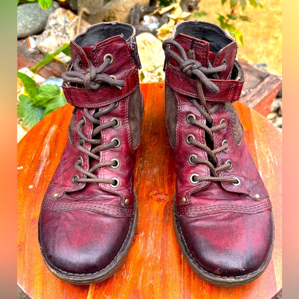 Martina’s Vera Pelle size 8.5 (39) Red Wine Lace Up Boots Classic Leather Design
